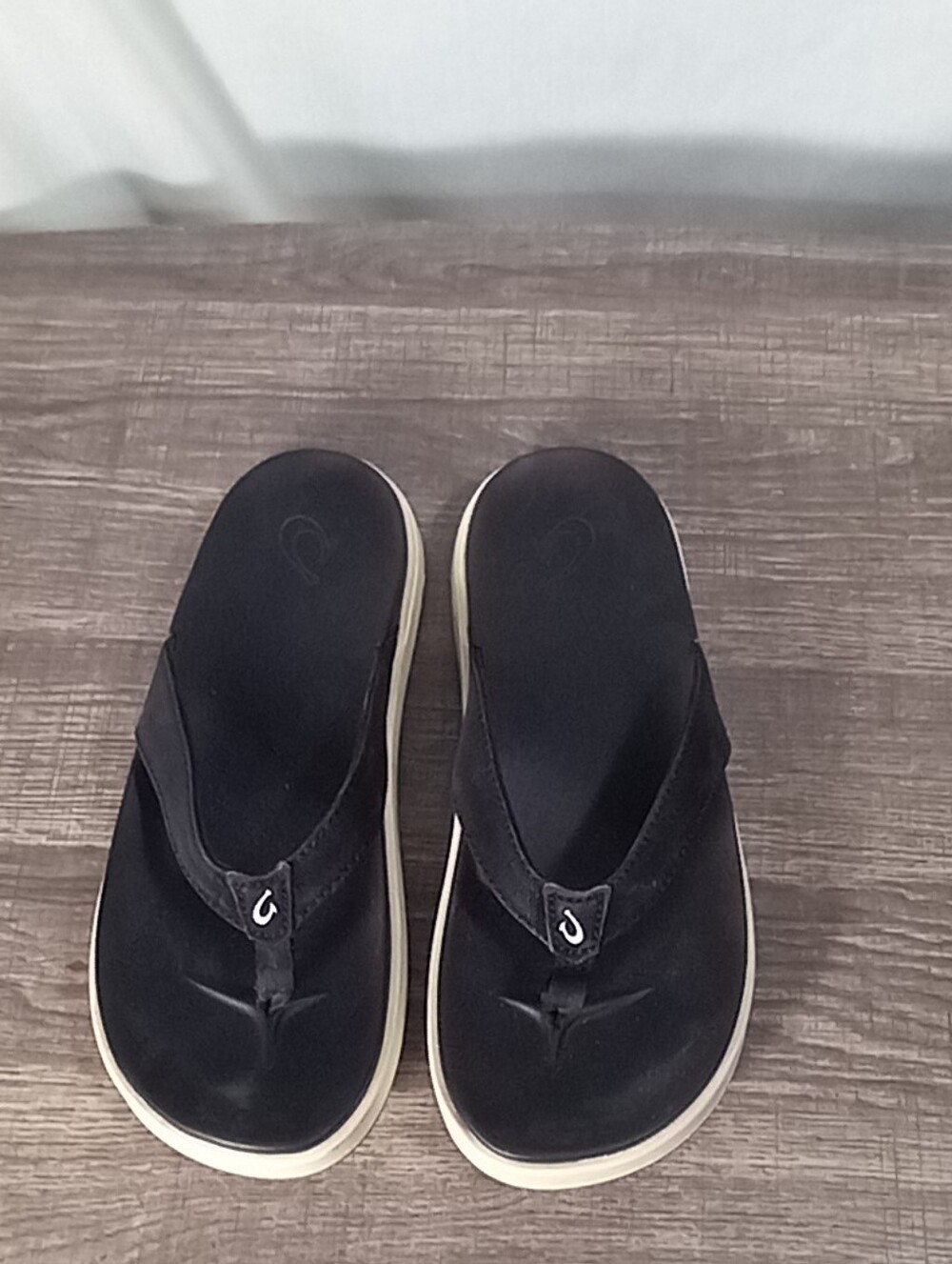 Olukai Black Nu'a Pi'o Thong Flip Flop Sandals Size 7 - Picture 5 of 6